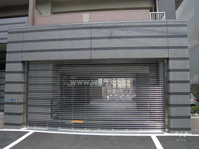 敷地内駐車場（リングシャッター付き）
