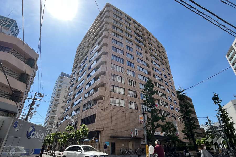 フォルム小石川の外観（南東側から）