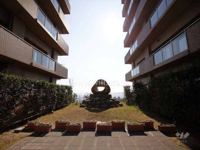 1番館と2番館の間にあるオブジェ