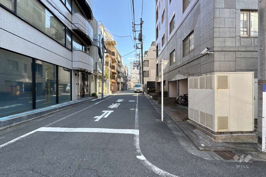 敷地北側の前面道路