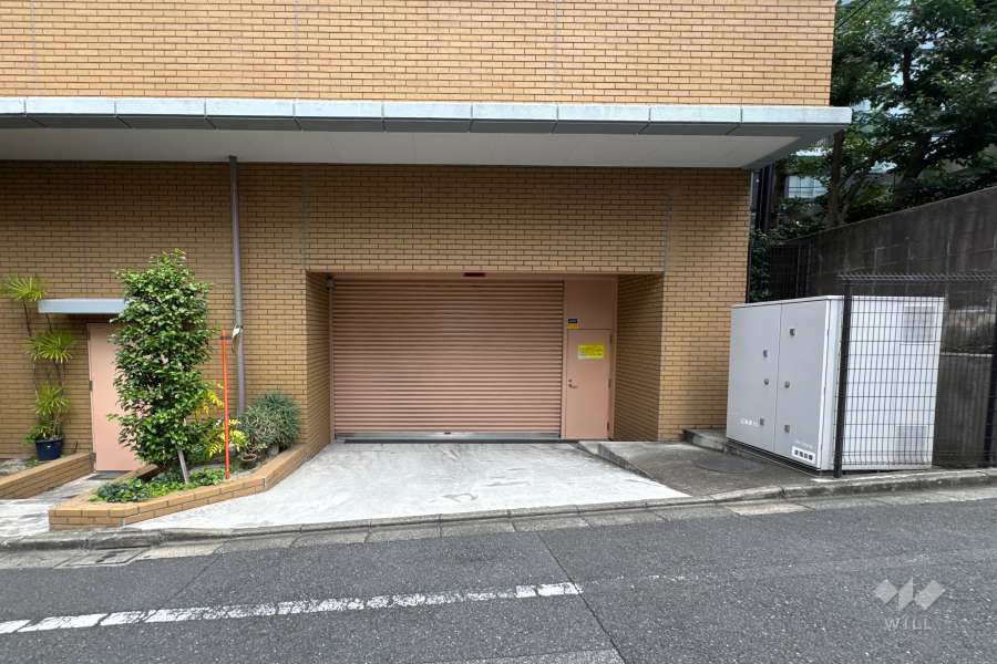 駐車場の出入り口