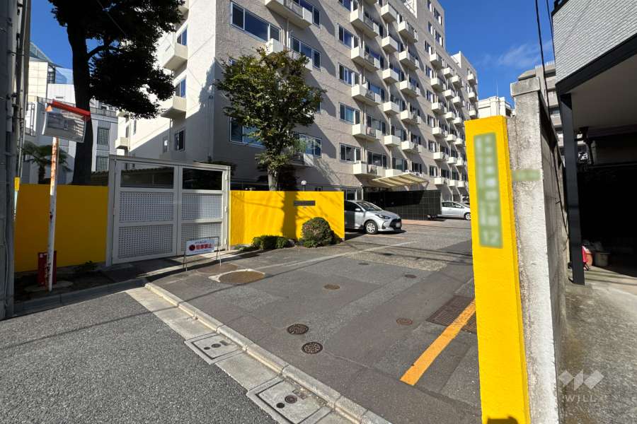 敷地の入り口