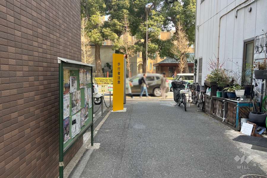 敷地南側の前面道路
