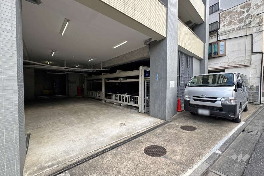 敷地内駐車場（屋内機械式）　