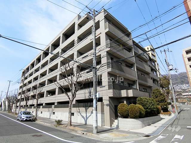 岡本甲南山手パークホームズの外観（南東側から）