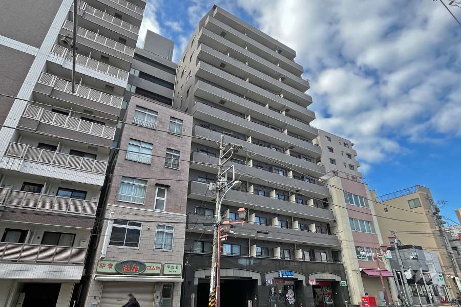 シーアイマンション根津弥生坂の外観（北東側から）