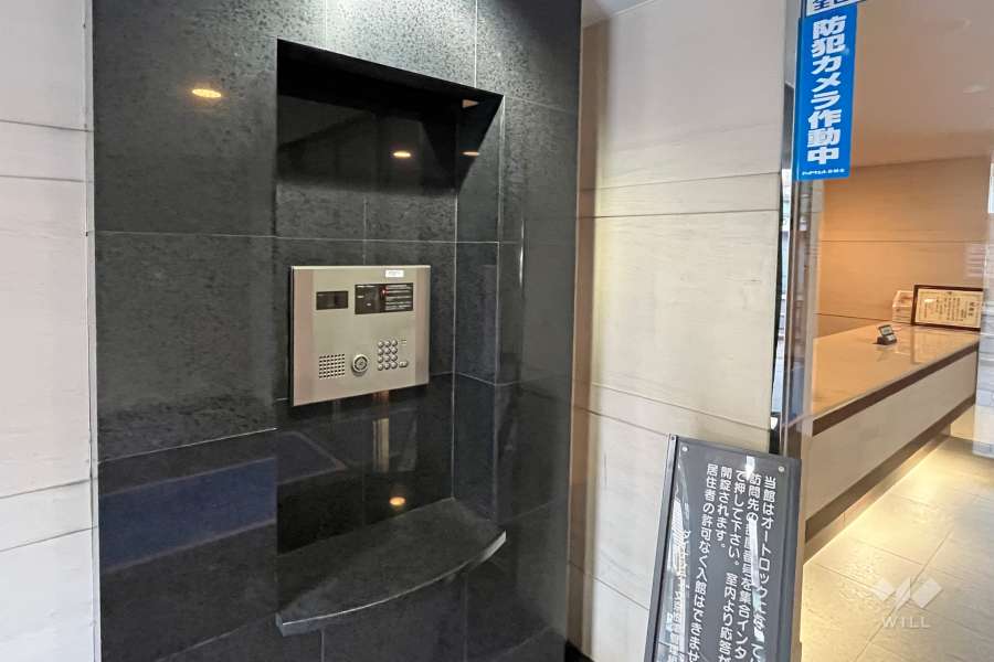 エントランスはオートロック付きです。