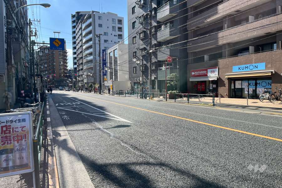 敷地東側の前面道路