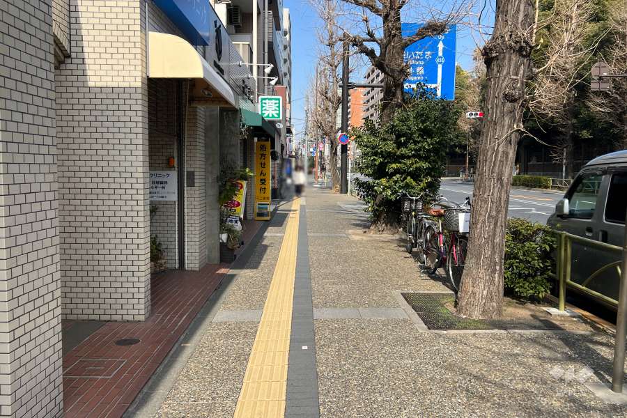 敷地東側の前面道路