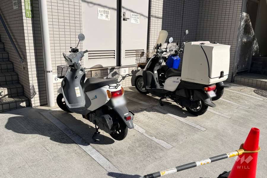 バイク置場　
