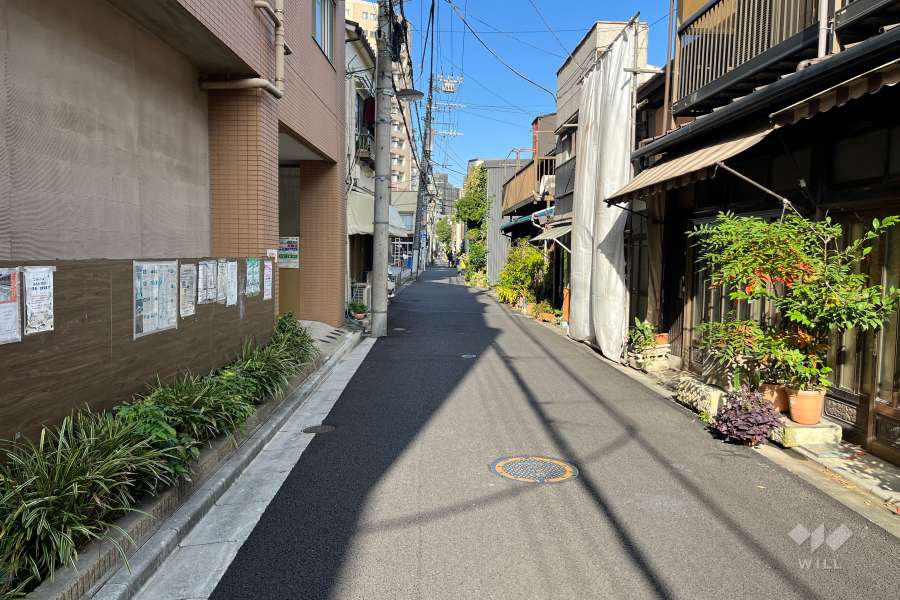 敷地北東側の前面道路