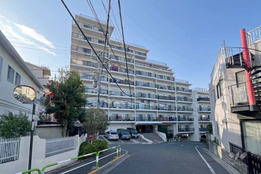 ヴィラロイヤル文京西片の外観（南東側から）