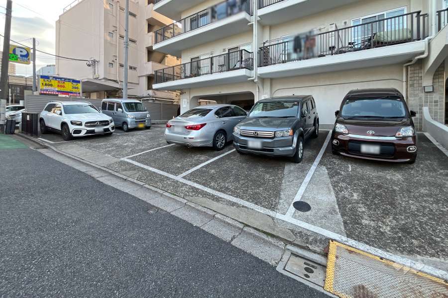 敷地内駐車場（屋外平面式）