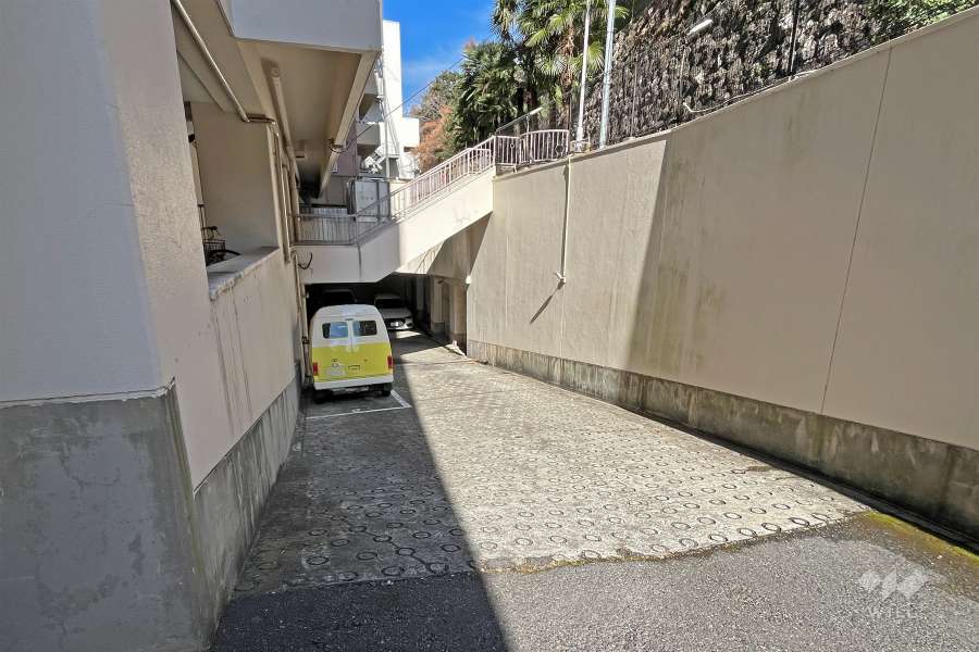 駐車場の出入り口