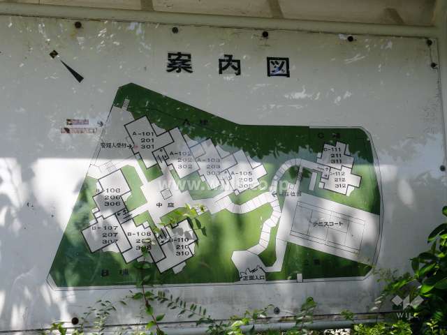 メゾン越木岩の敷地配置図
