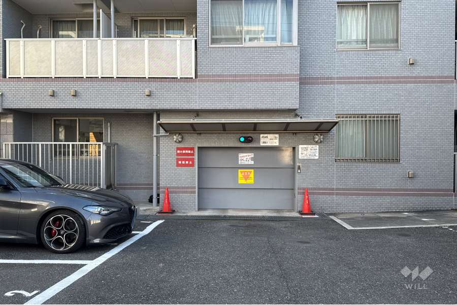 敷地内駐車場（屋内機械式）
