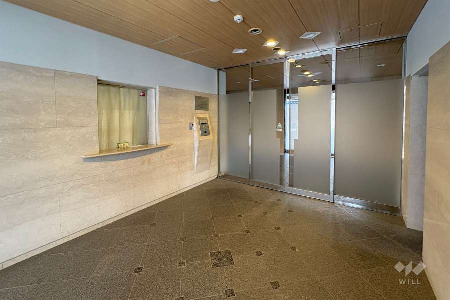 エントランスはオートロック付きです。