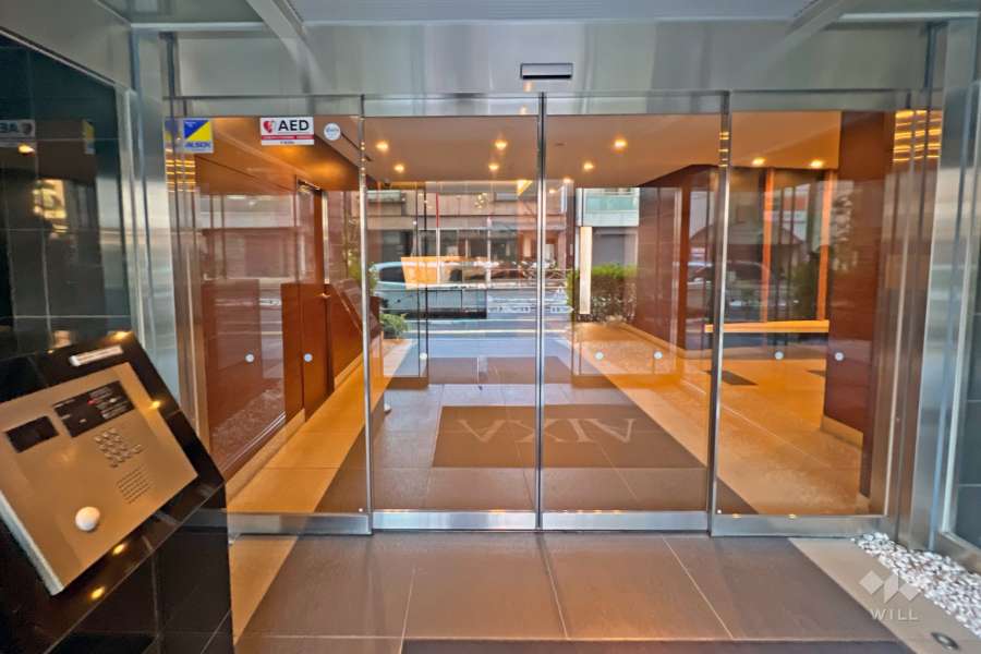 エントランスはオートロック付きです。