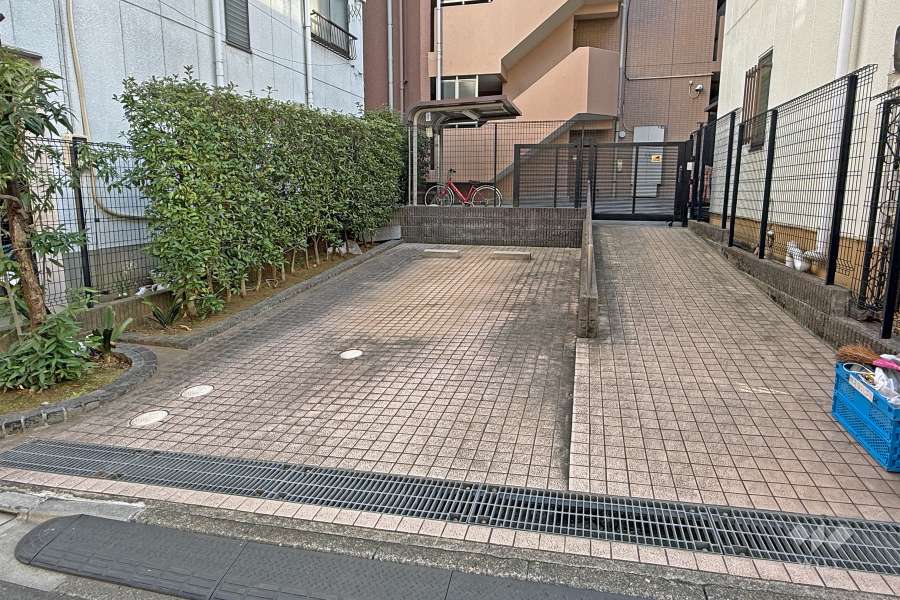 敷地内駐車場（屋外平面式）