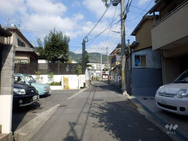 敷地東側の前面道路