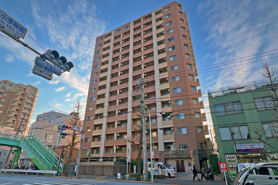 プレサンス本駒込アカデミアの外観（北東側から）