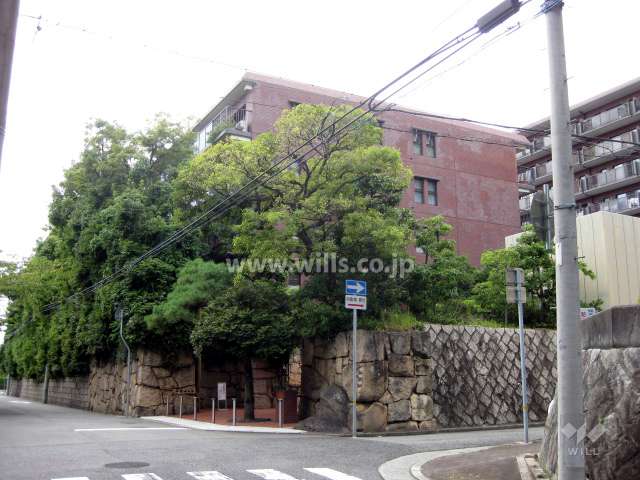 芦屋春日コーポラスB棟の外観（南東側から）
