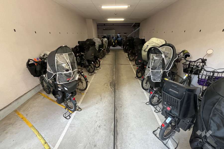 屋内に設けられた駐輪場