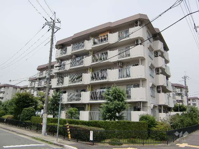 宝塚安倉第1団地3号棟の外観