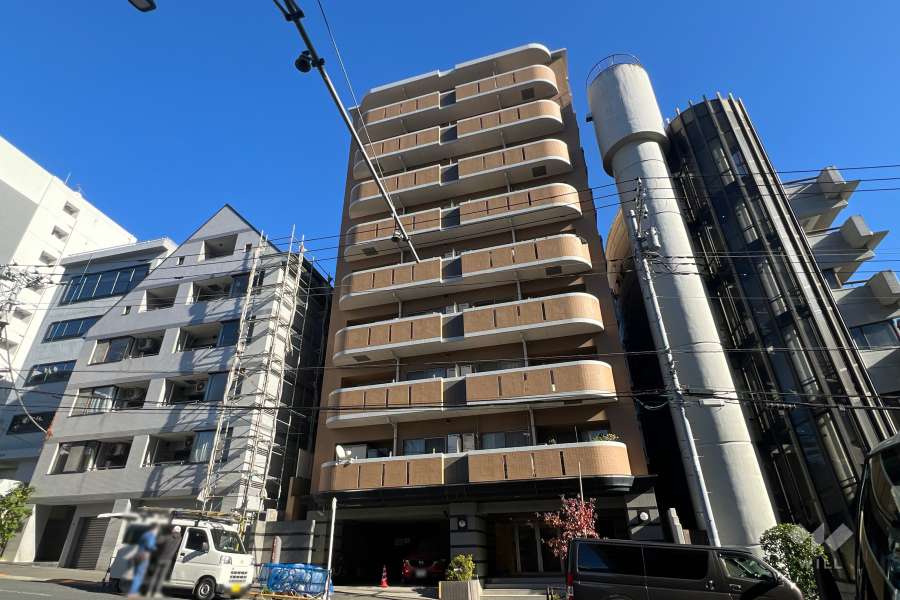 ロータリーパレス春日安藤坂の外観（西側から）