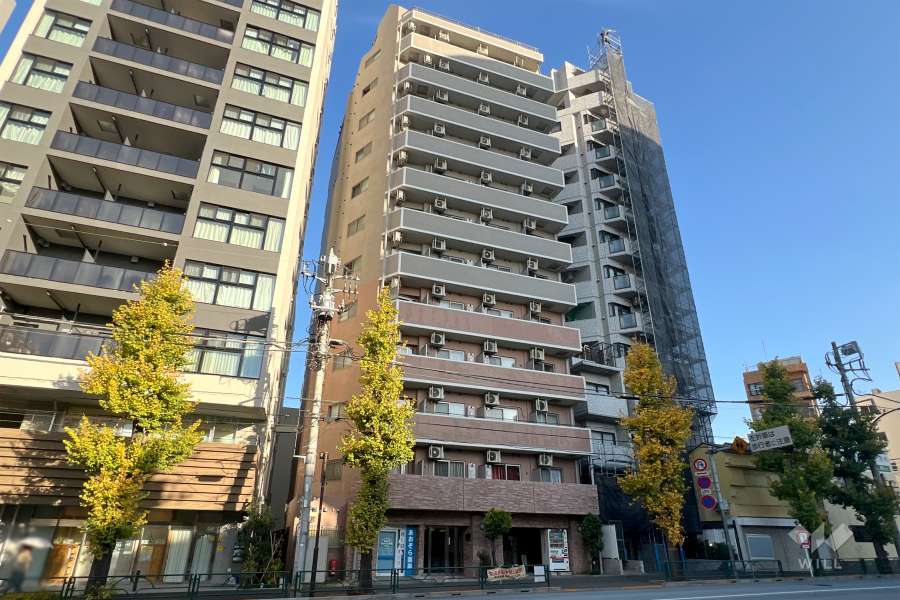 メインステージ本駒込駅前の外観（北西側から）