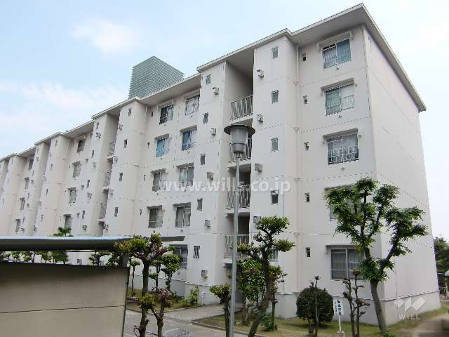 宝塚光明住宅3号棟の外観（北西側から）