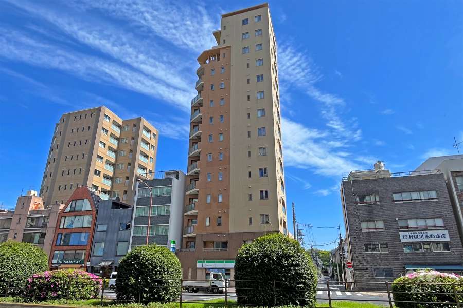 アルカーデン文京六義園の外観（南側から）