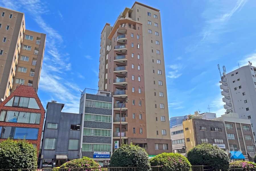 アルカーデン文京六義園の外観（西側から）
