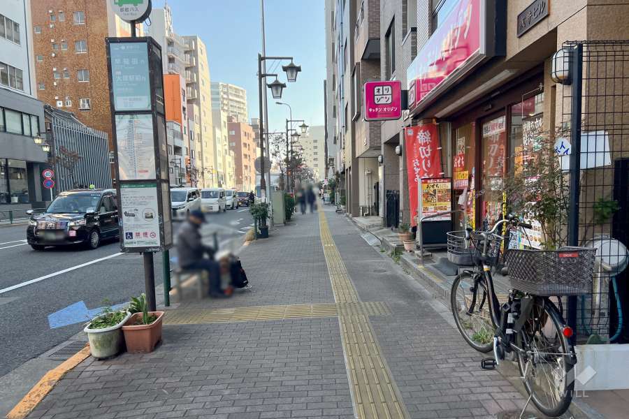 敷地北東側の前面道路