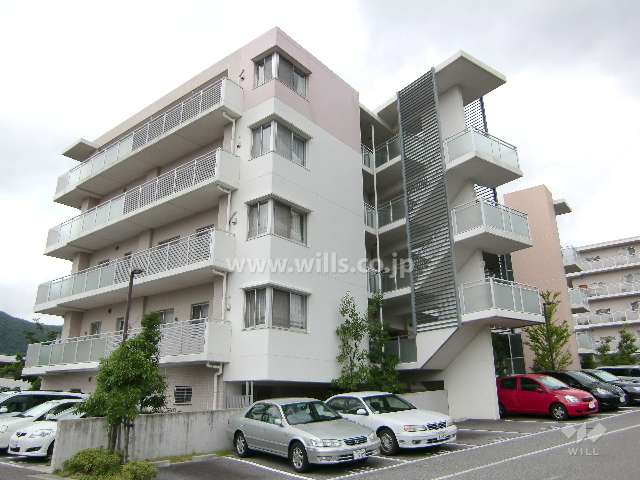 ルネサンクタスナシオンヒルズB棟の外観（東側から）