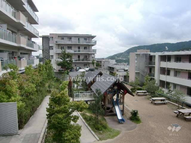 敷地内の遊具