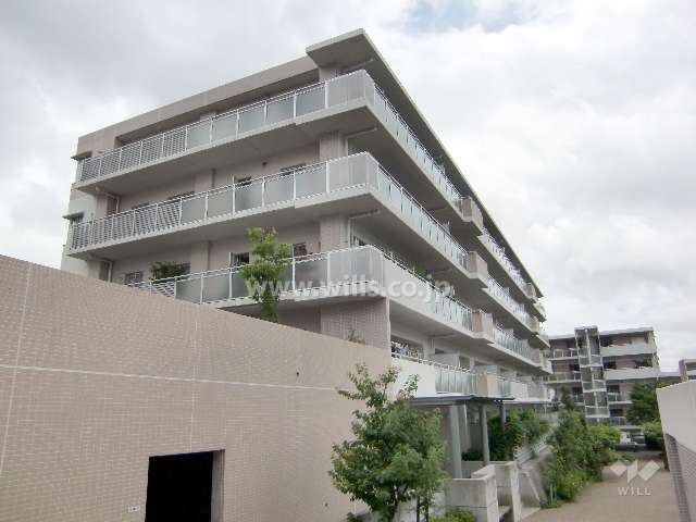 ルネサンクタスナシオンヒルズC棟の外観（西側から）