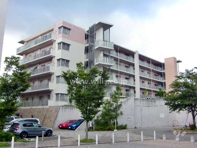 ルネサンクタスナシオンヒルズC棟の外観（東側から）