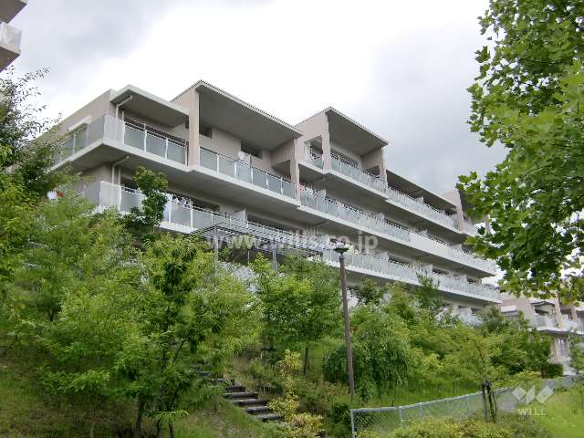 ルネサンクタスナシオンヒルズD2棟の外観（西側から）