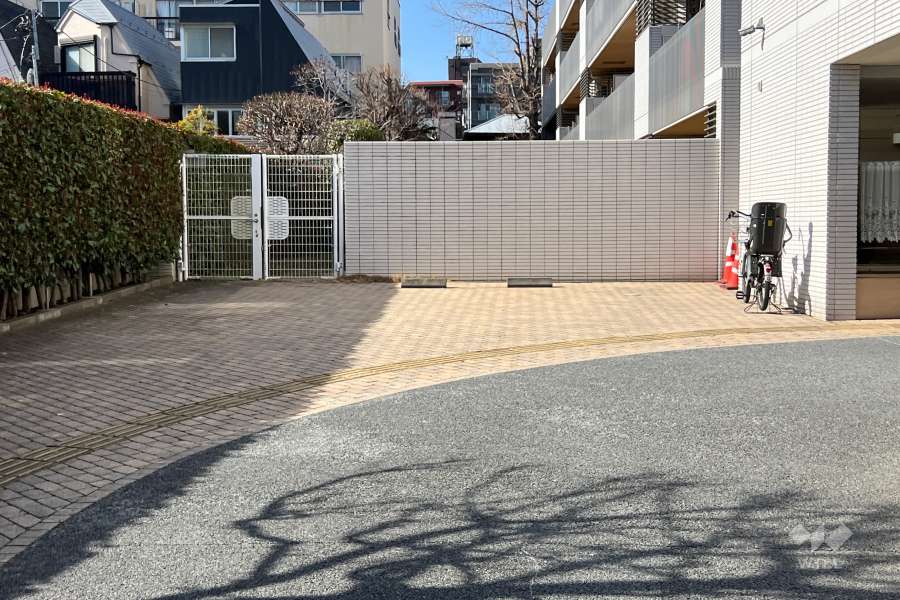 敷地内駐車場（屋外平面式）