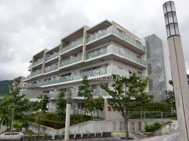 ルネサンクタスナシオンヒルズD4棟の外観（東側から）