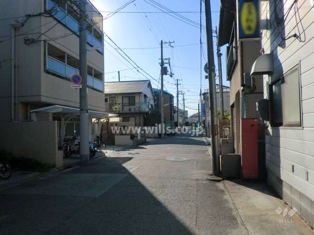 敷地北側の前面道路