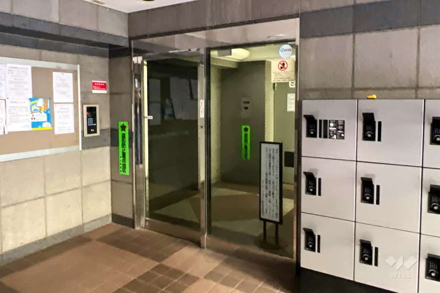 エントランスはオートロック付きです。