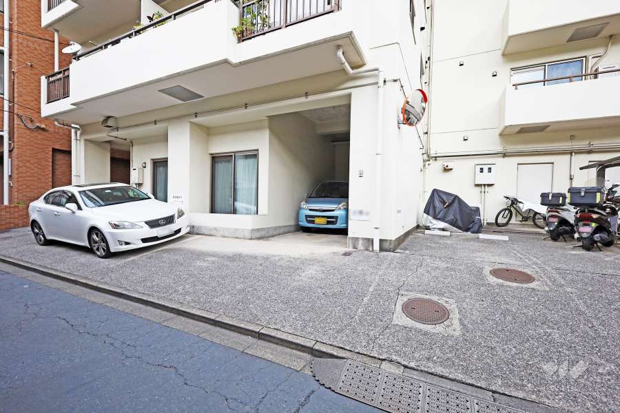 敷地内駐車場（屋外平面式・屋内平面式）