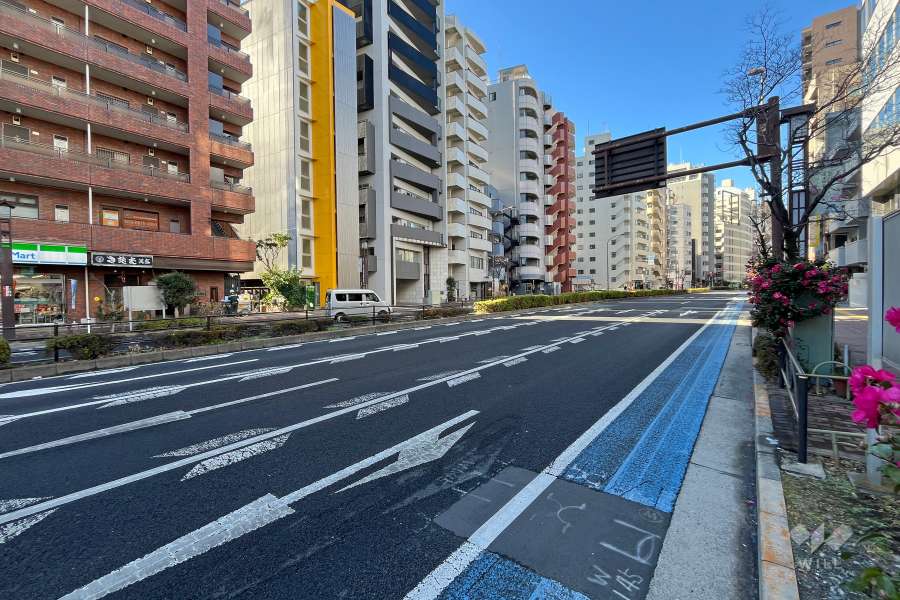 敷地北東側の前面道路