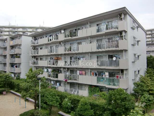 今津浜パークタウン17号棟の外観（南西側から）