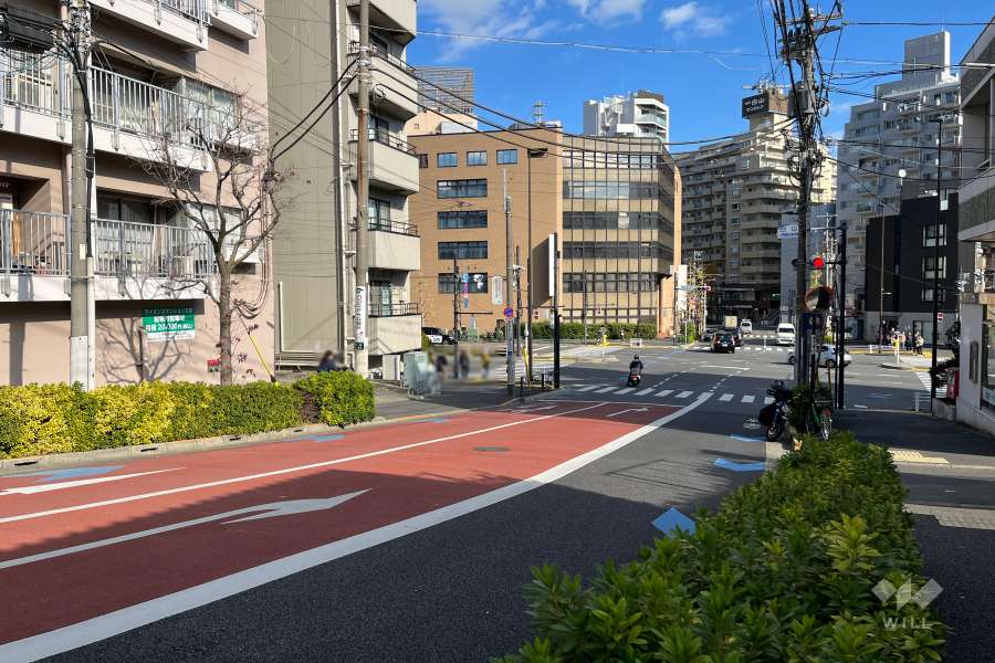 敷地南東側の前面道路
