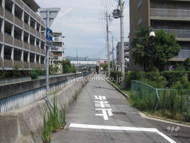 マンション西側の様子