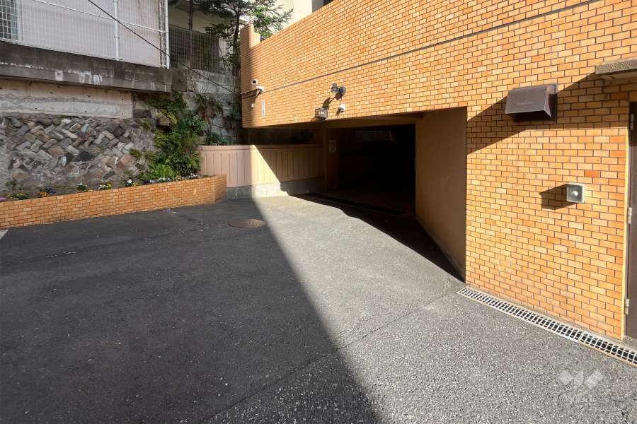 駐車場の出入り口