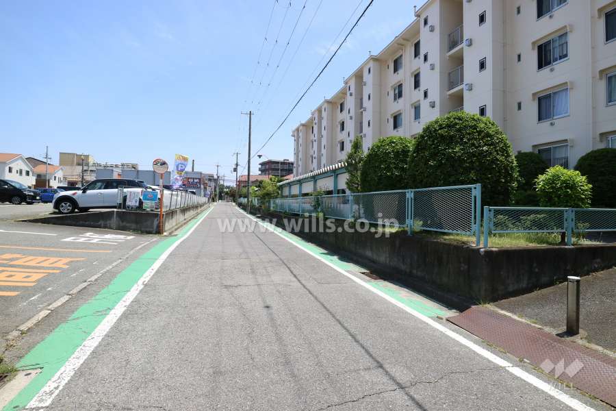 敷地北側の前面道路